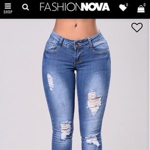 Size 5 women’s Fashion Nova “too much booty” jeans